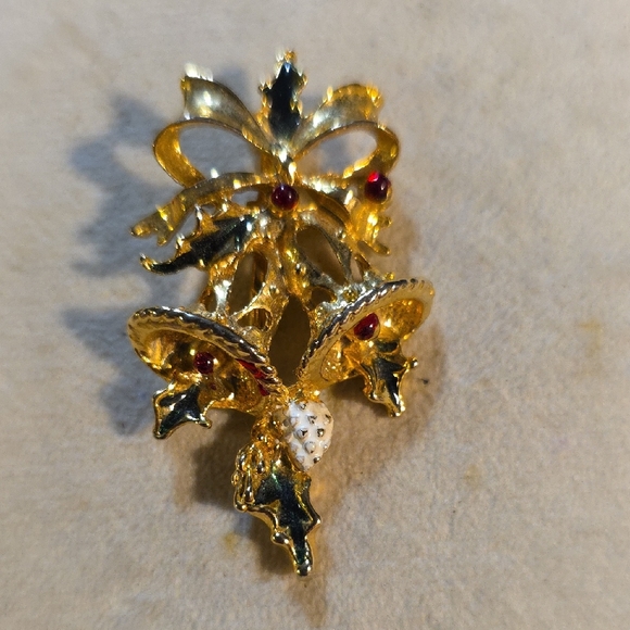 Vintage Gold-tone and Christmas Bells Brooch - Picture 1 of 3